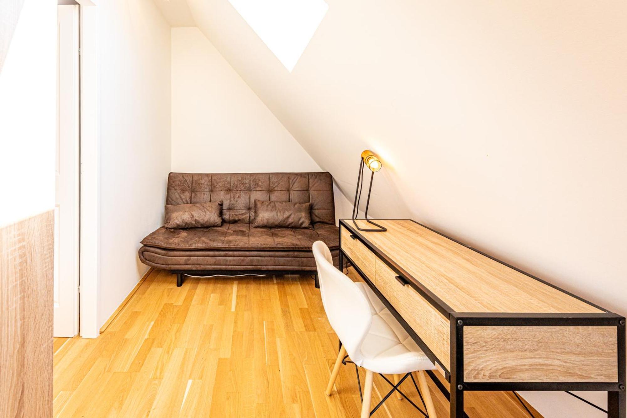 Penthouse By Jr Apartment
